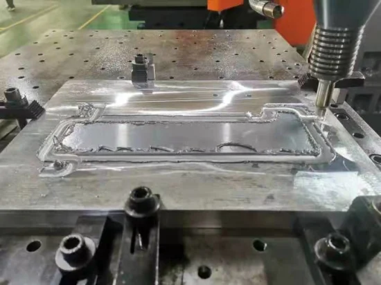 Piastre di raffreddamento in alluminio freddo liquido personalizzate per saldatura ad attrito senza perdite per brasatura sotto vuoto